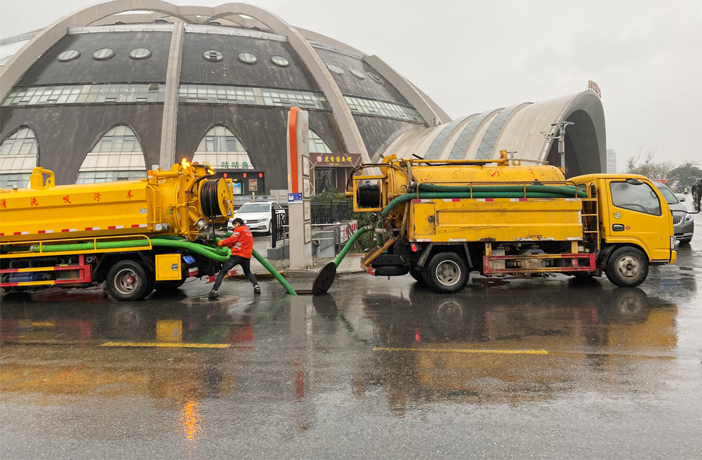271建宁路商场管道清淤